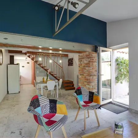 Confort A : 2 Chambres, Terrasse, Jeux, Equipements Modernes, Charges Incluses - Fr-1-496-282 *