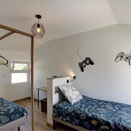 Holiday home Confort A : 2 Chambres, Terrasse, Jeux, Equipements Modernes, Charges Incluses - Fr-1-496-282 *
