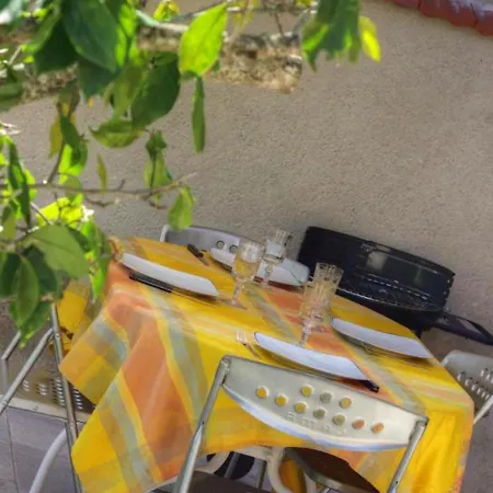Confort A : 2 Chambres, Terrasse, Jeux, Equipements Modernes, Charges Incluses - Fr-1-496-282 * Balbigny