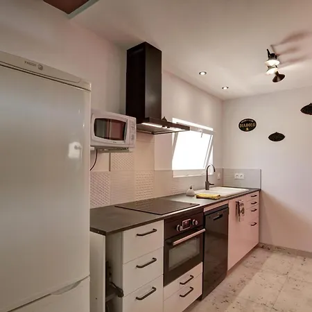 Confort A : 2 Chambres, Terrasse, Jeux, Equipements Modernes, Charges Incluses - Fr-1-496-282 Holiday home *